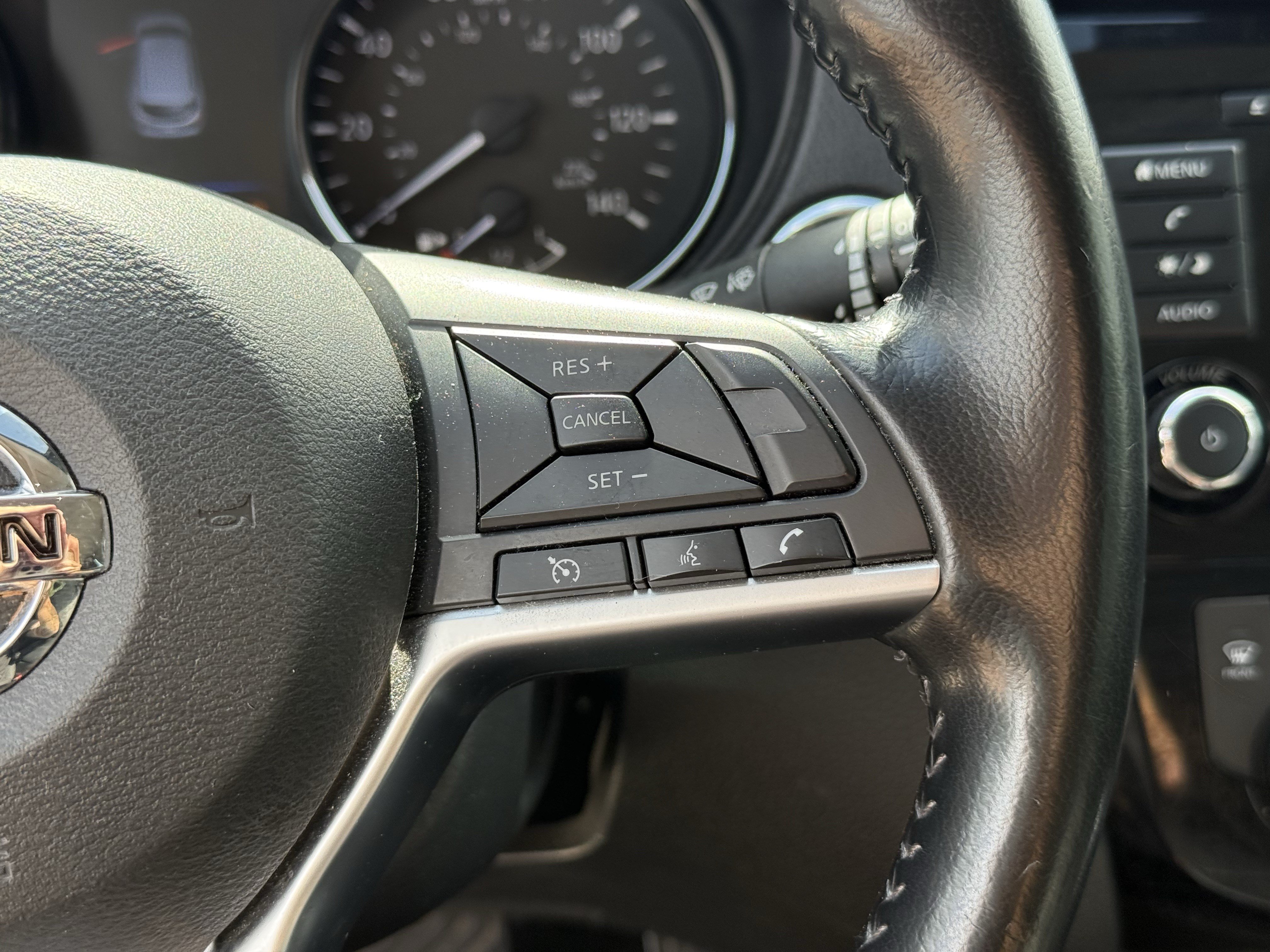 Used 2022 Nissan Rogue Sport SV FWD image 17