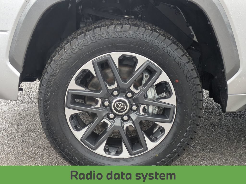 Used 2024 Toyota Tundra Limited AWD/4WD image 12