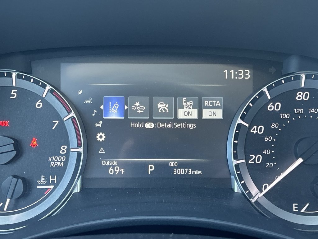 Used 2025 Toyota Highlander LE AWD/4WD image 15