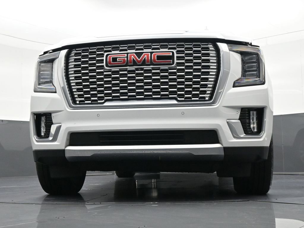 Used 2022 GMC Yukon XL Denali w/ Denali Premium Package image 32