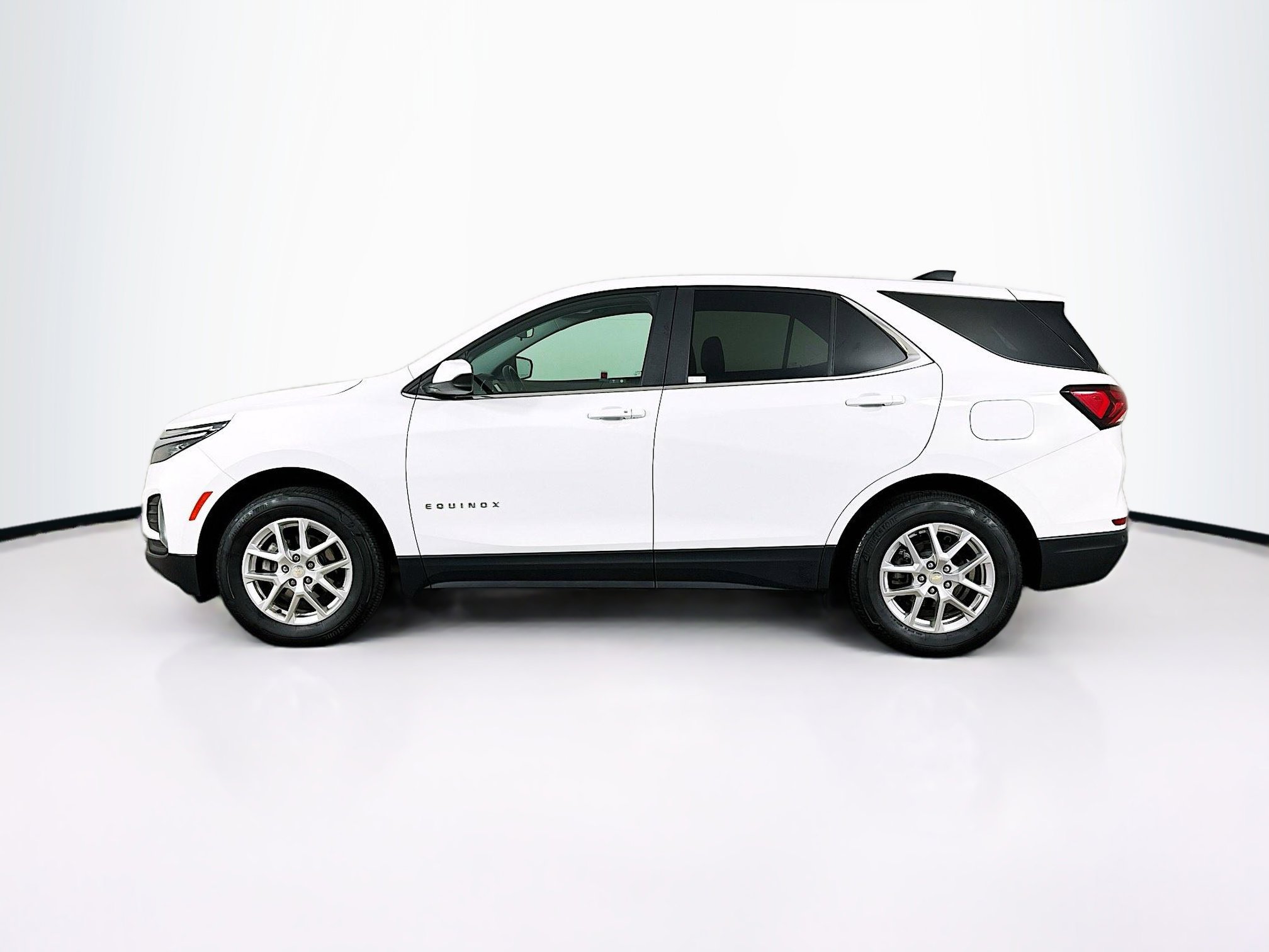 Used 2023 Chevrolet Equinox LT image 4