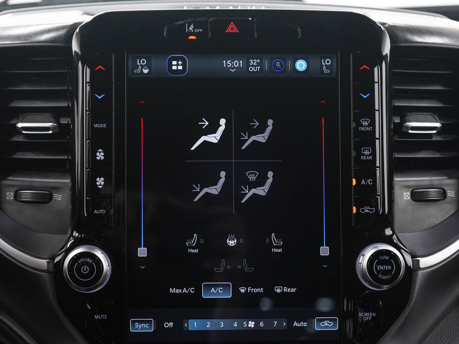 Used 2025 RAM 1500 Big Horn AWD/4WD image 18