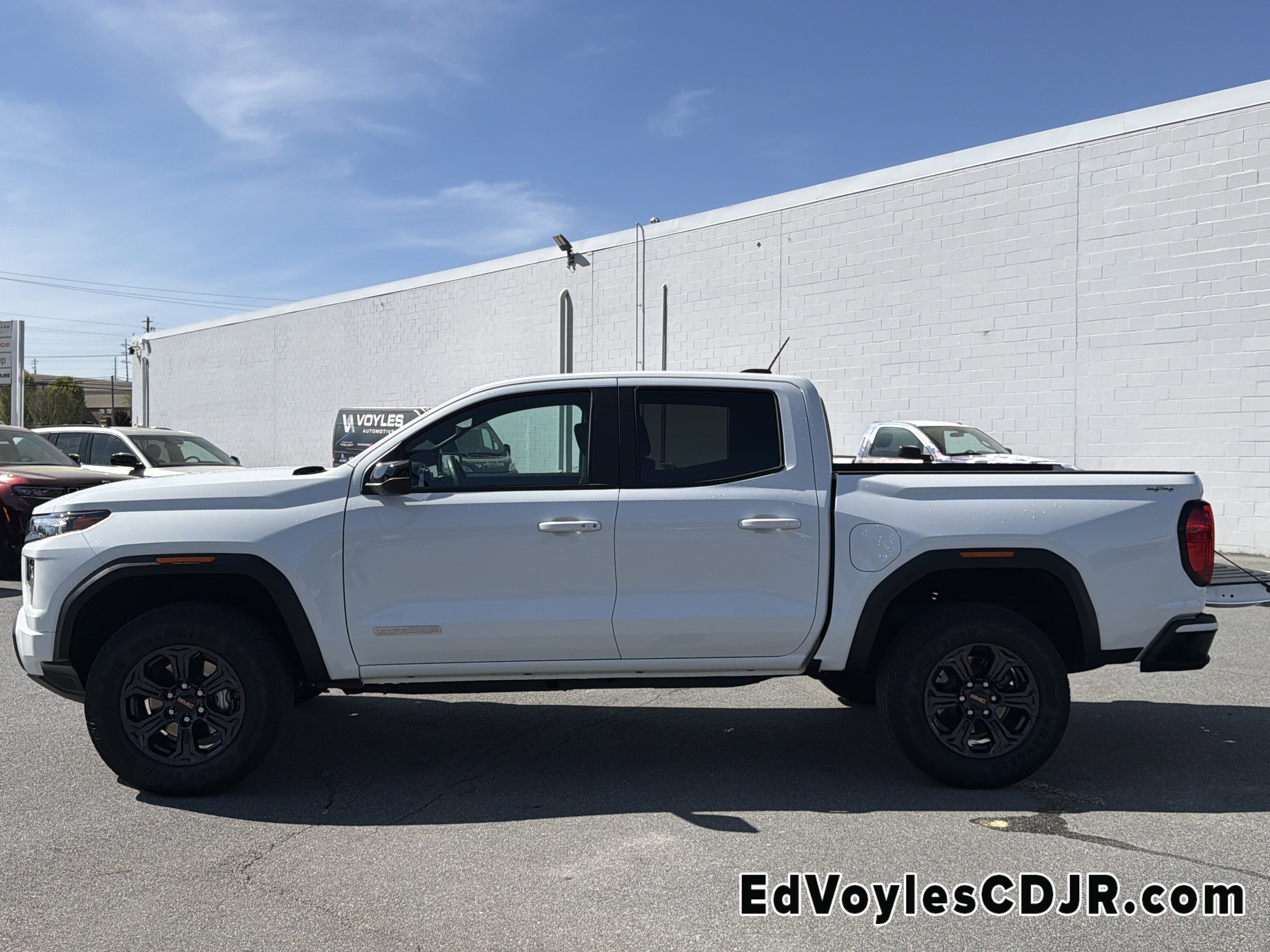 Used 2025 GMC Canyon Elevation image 4