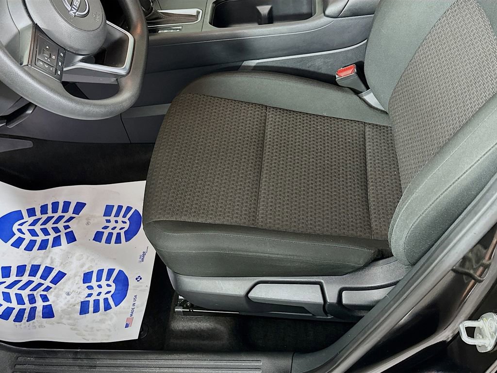 Certified 2025 Nissan Kicks S image 27