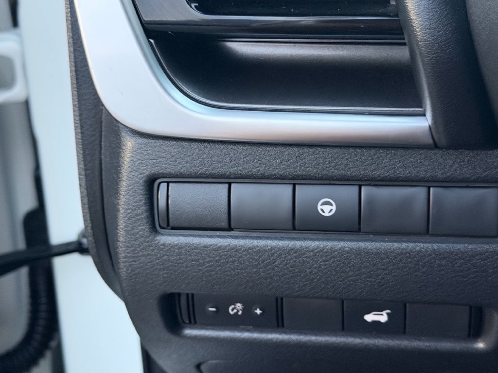 Certified 2021 Nissan Rogue SV w/ Premium Package FWD image 27