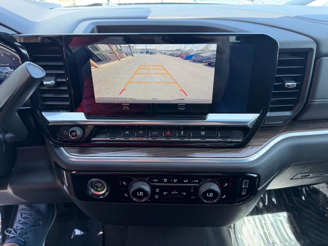 Used 2022 Chevrolet Silverado 1500 LT AWD/4WD image 29
