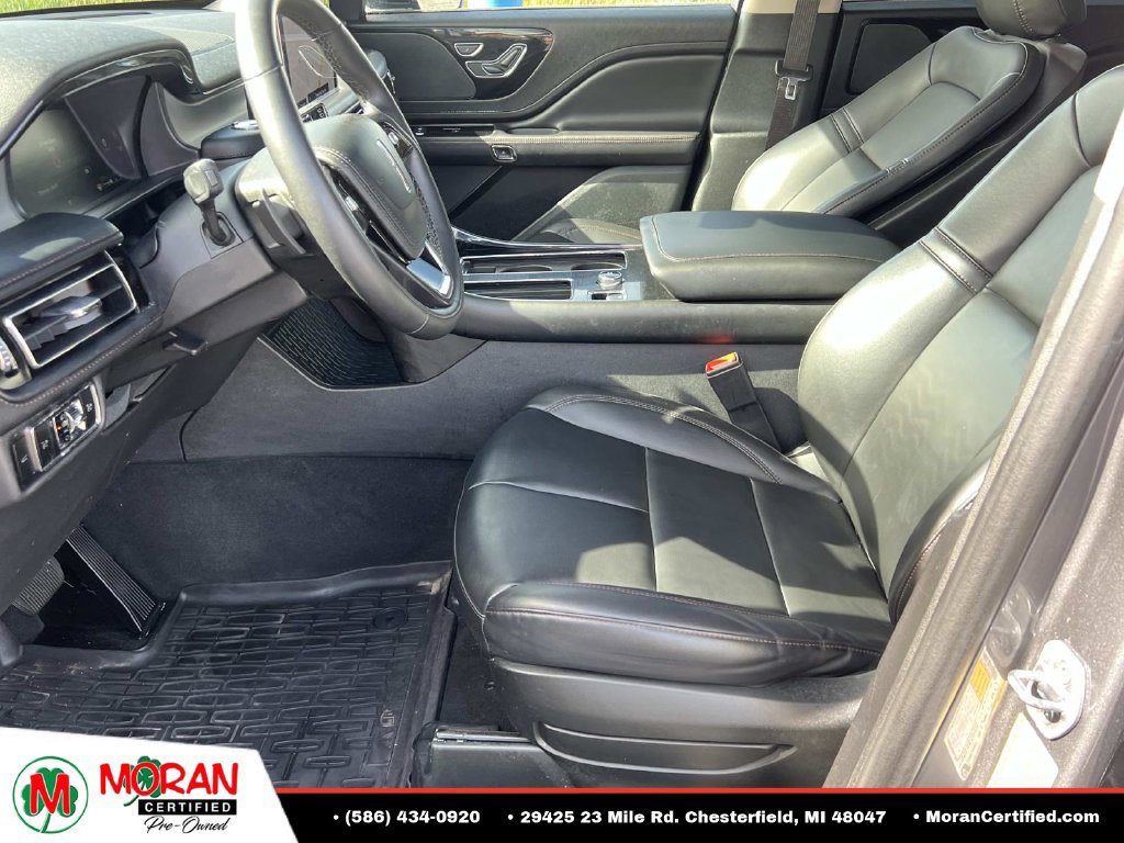 Used 2023 Lincoln Aviator AWD w/ Premium Package image 19