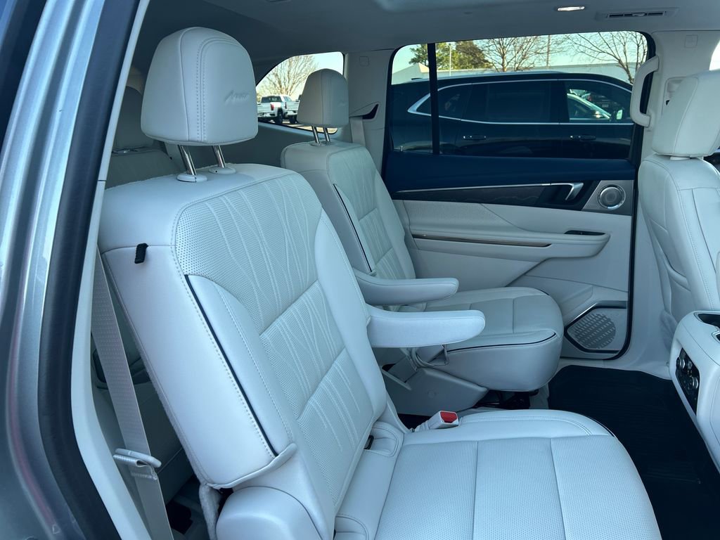 Certified 2025 Buick Enclave Avenir w/ Super Cruise Package image 37