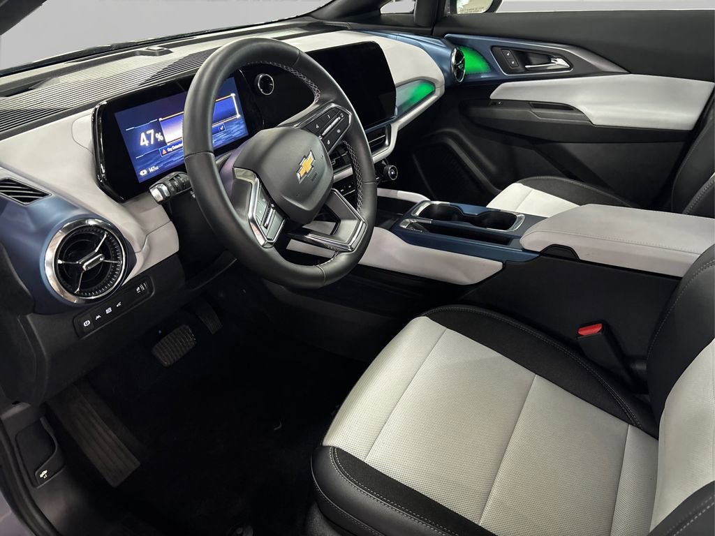 Used 2025 Chevrolet Equinox EV LT image 9