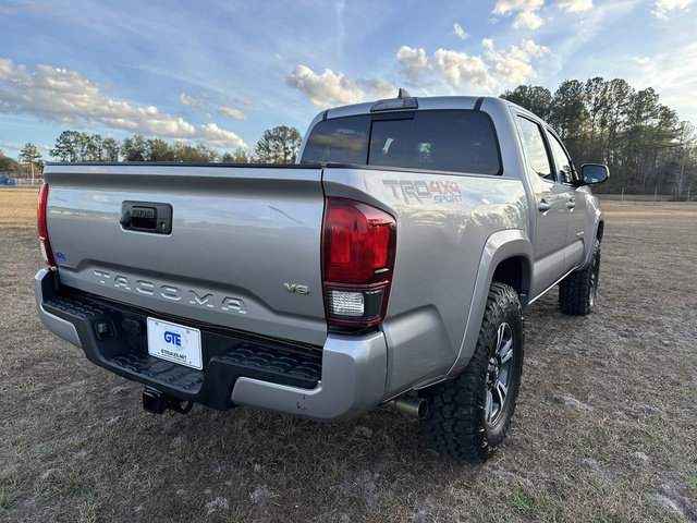 Used 2018 Toyota Tacoma TRD Sport image 5
