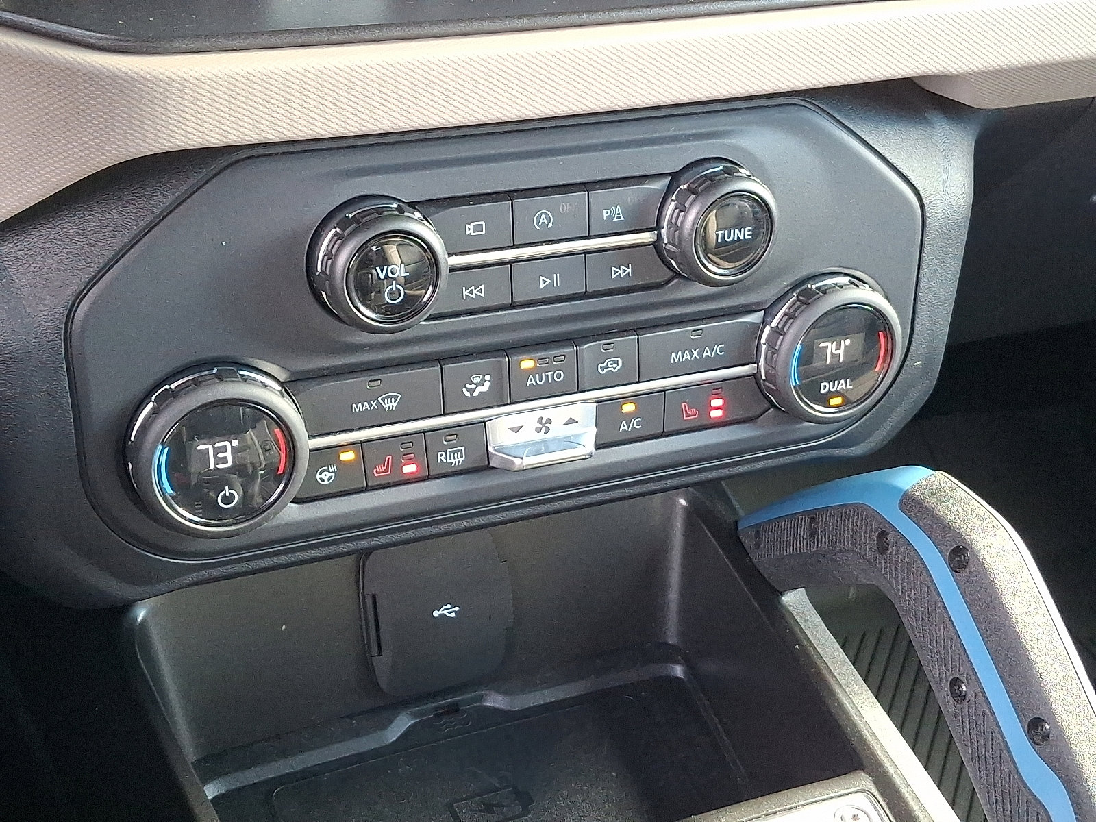 Used 2023 Ford Bronco Wildtrak image 15