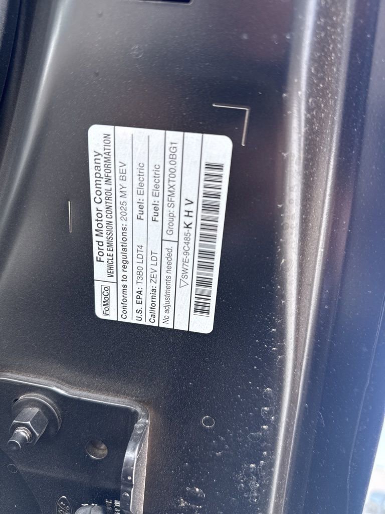 Used 2025 Ford F150 Lightning XLT AWD/4WD image 27