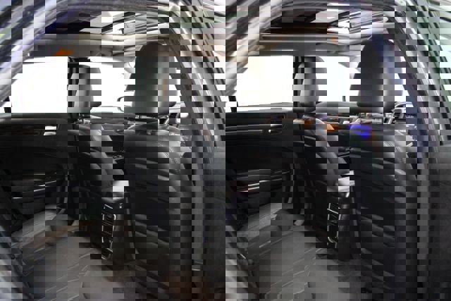 Used 2016 Chrysler 300 Limited image 23