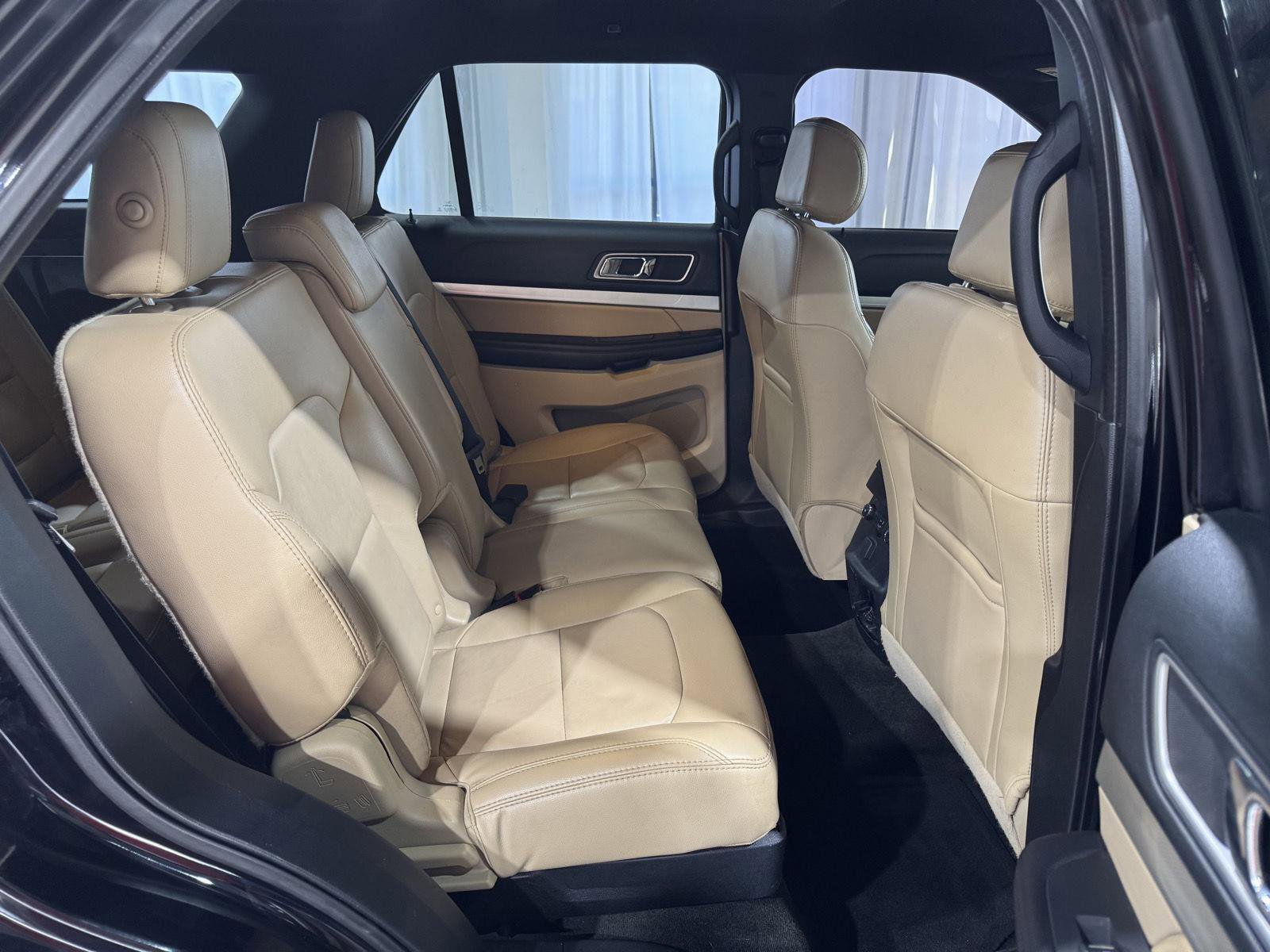 Certified 2017 Ford Explorer XLT w/ Equipment Group 202A FWD image 25