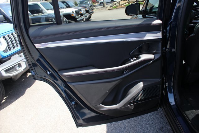 Used 2024 Jeep Wagoneer Launch Edition image 23