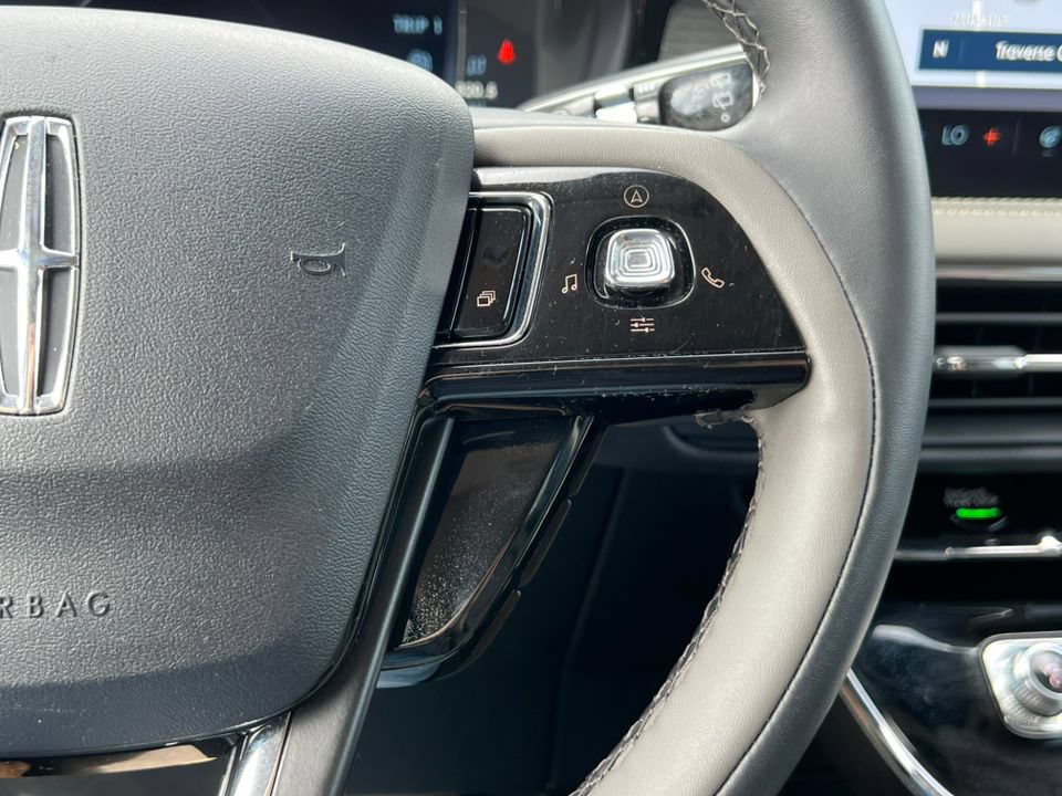 Used 2023 Lincoln Corsair AWD w/ Equipment Group 101A image 19
