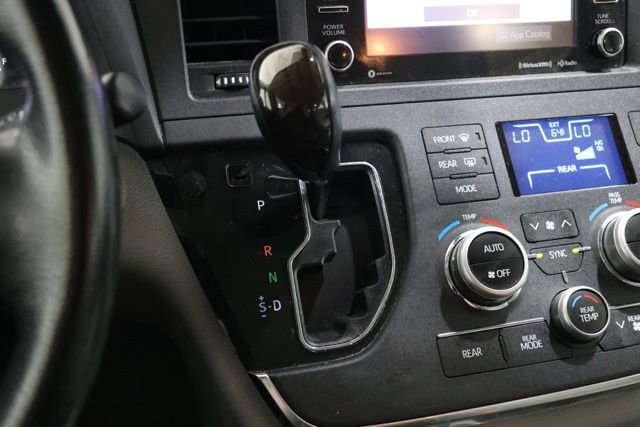 Used 2019 Toyota Sienna XLE FWD image 27