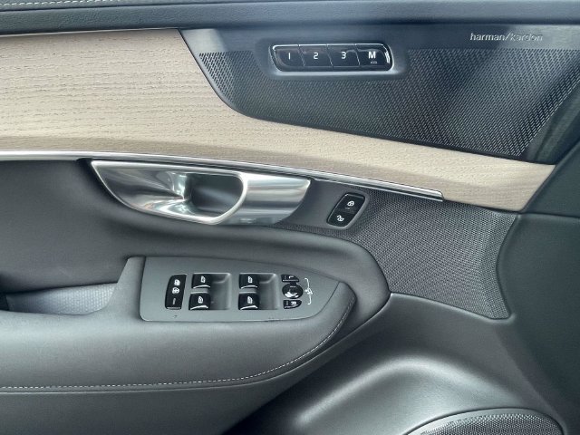 New 2027 Volvo XC90 B6 Plus AWD/4WD image 29