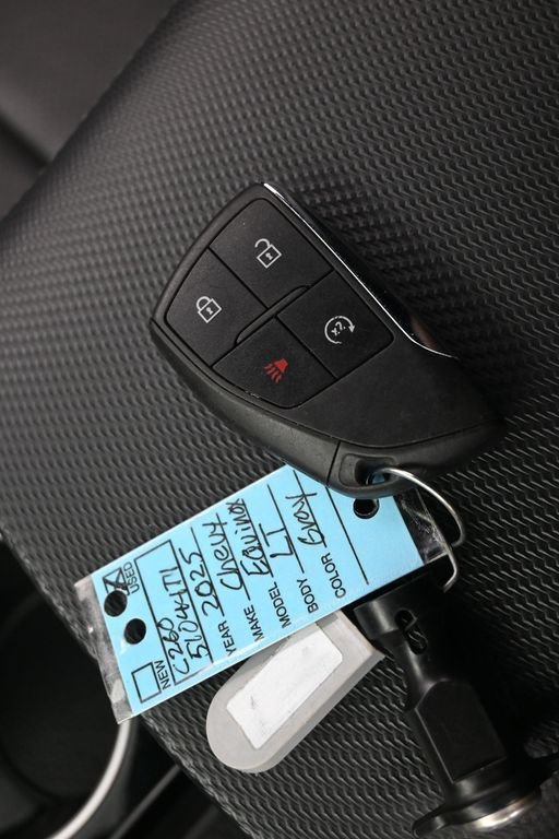 Used 2025 Chevrolet Equinox LT FWD image 24