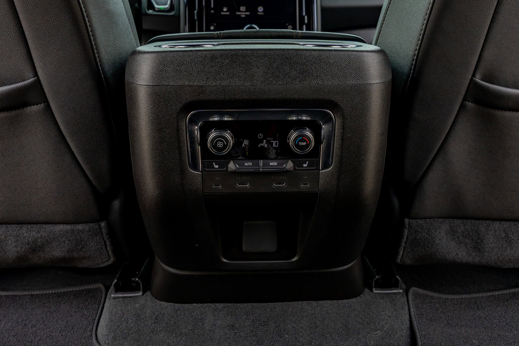 Used 2025 GMC Yukon AT4 w/ AT4 Premium Plus Package image 33