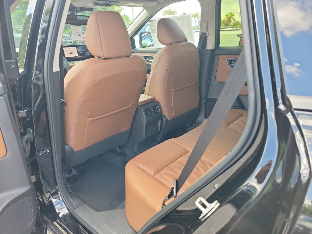 New 2026 Nissan Rogue Platinum AWD/4WD image 10