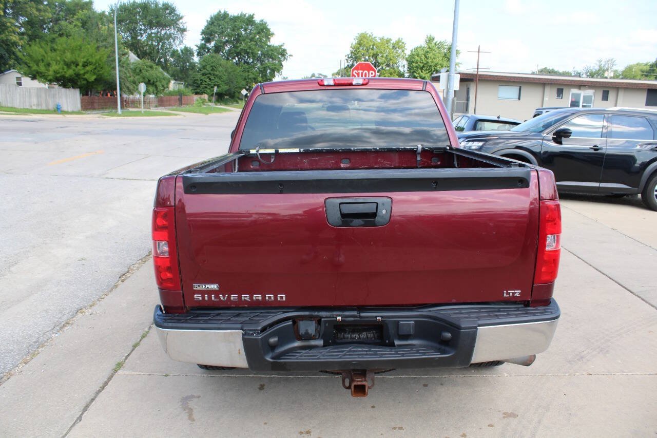 Used 2009 Chevrolet Silverado 1500 LTZ w/ LTZ Plus Package AWD/4WD image 7
