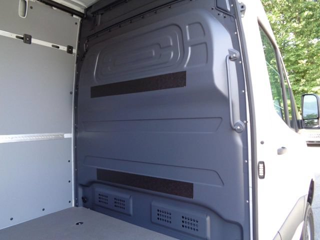 Used 2025 Mercedes-Benz Sprinter 2500 image 17
