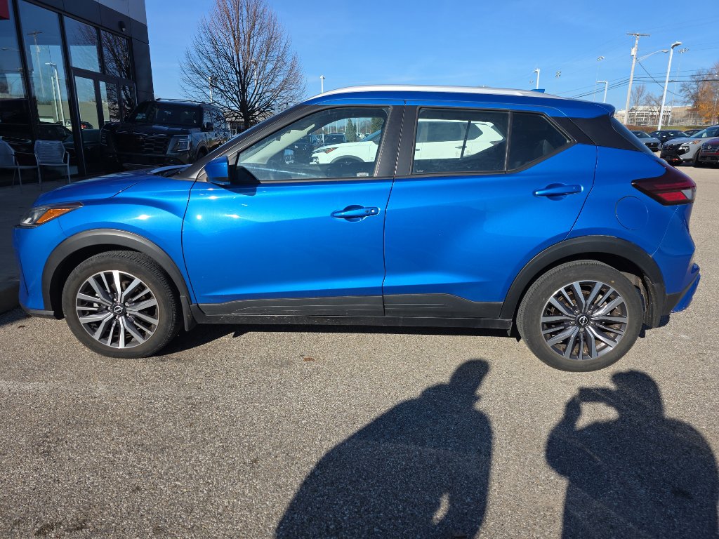 Used 2023 Nissan Kicks SV FWD image 2