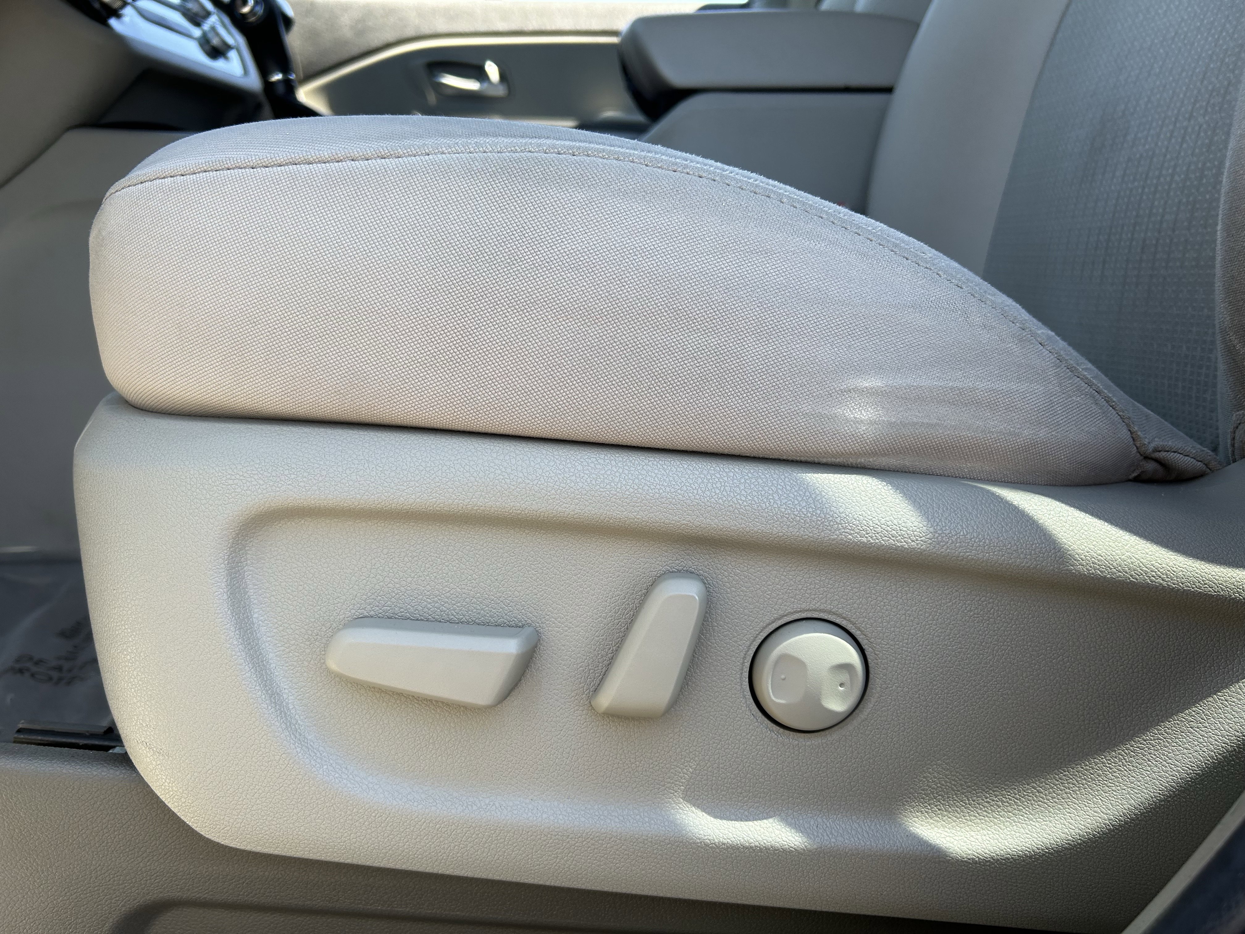 Used 2016 Kia Sedona LX w/ LX Convenience Package image 22