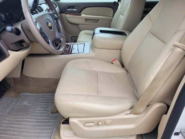 Used 2012 Chevrolet Avalanche LTZ RWD image 23