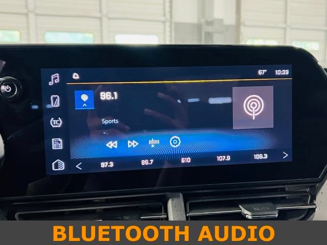 Used 2025 Chevrolet Trax LT w/ LT Convenience Package FWD image 6