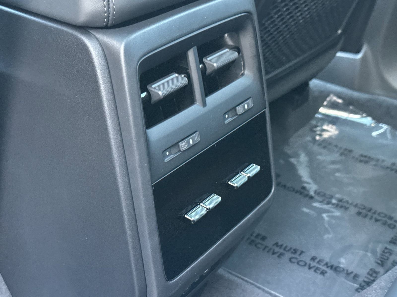 New 2026 Porsche Macan 4 Electric image 15