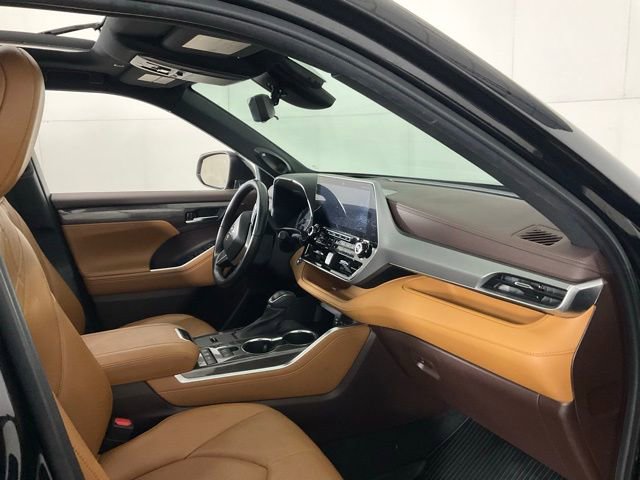 Used 2022 Toyota Highlander Platinum image 32