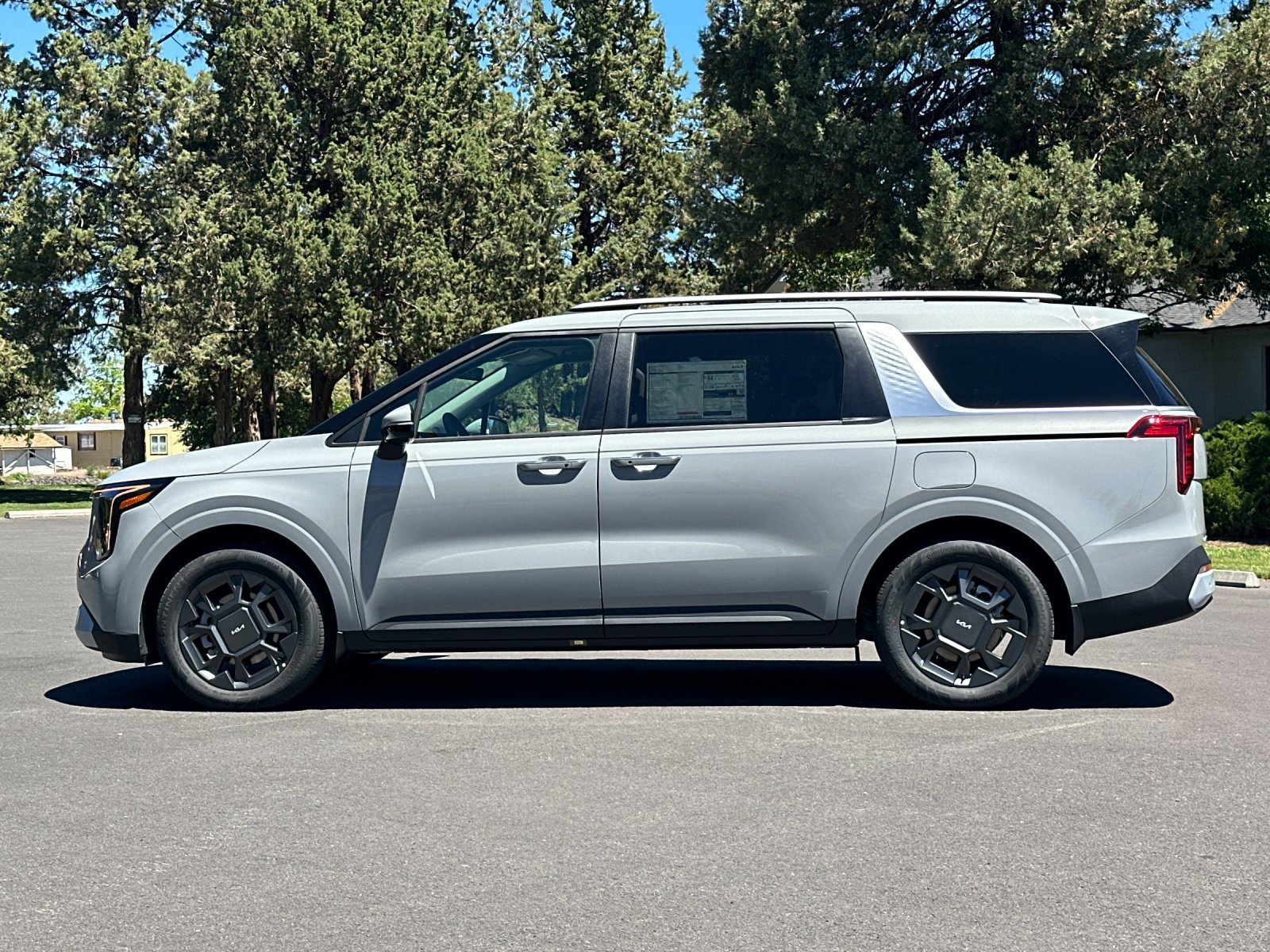 New 2026 Kia Carnival EX FWD image 7
