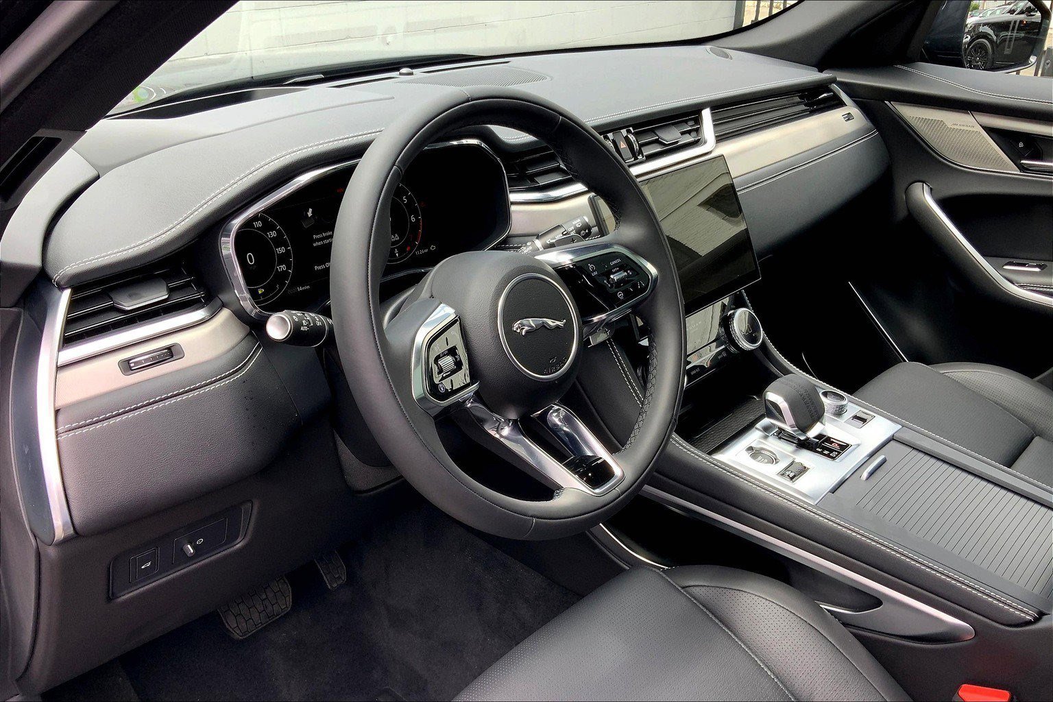 New 2026 Jaguar F-PACE R-Dynamic S image 4