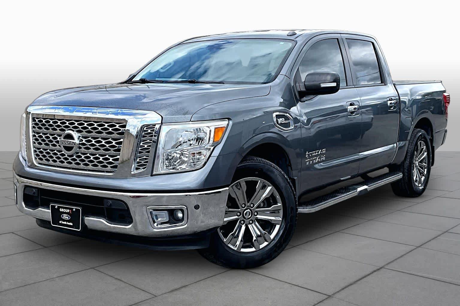 Used 2017 Nissan Titan SV RWD image 35