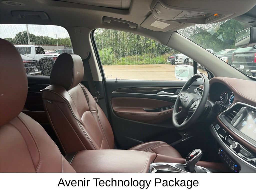 Used 2018 Buick Enclave Avenir w/ Avenir Technology Package AWD/4WD image 15