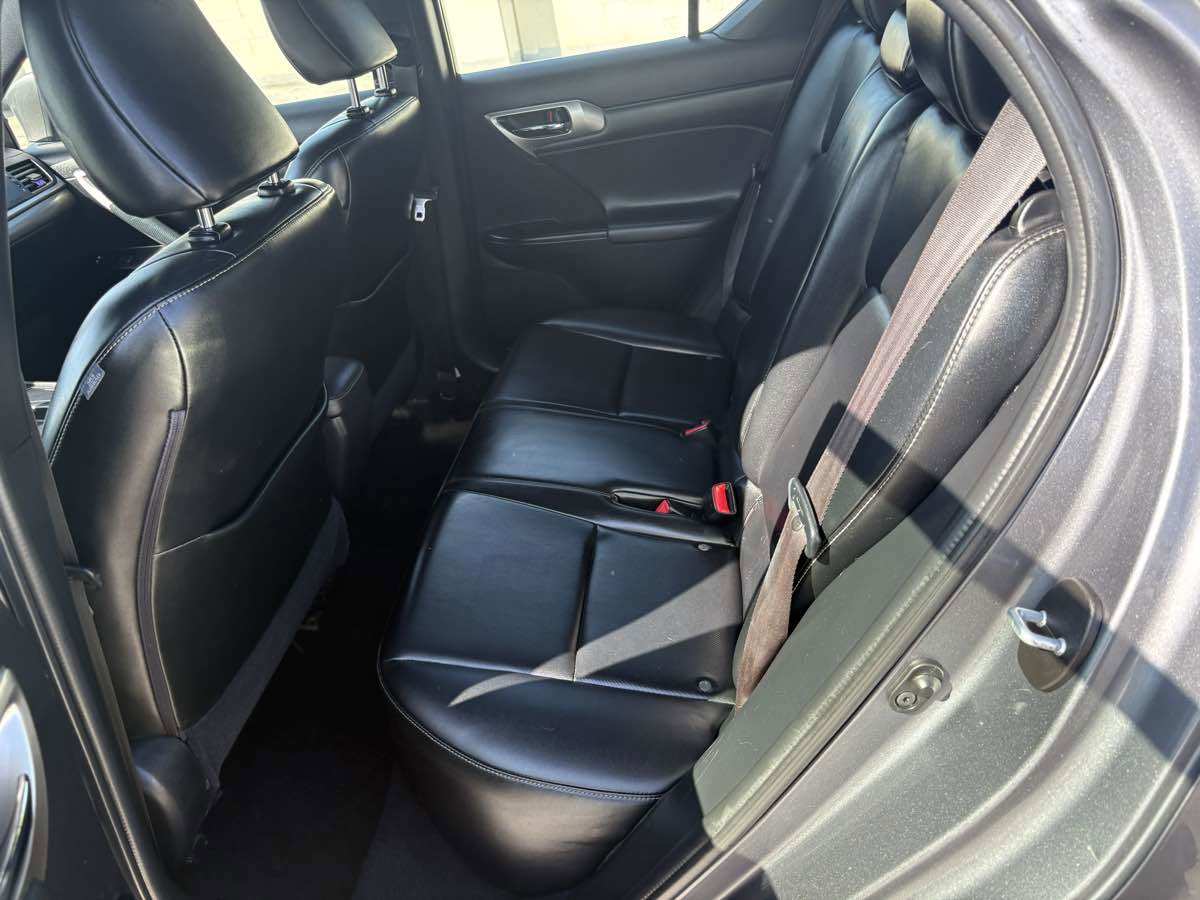 Used 2015 Lexus CT 200h image 20