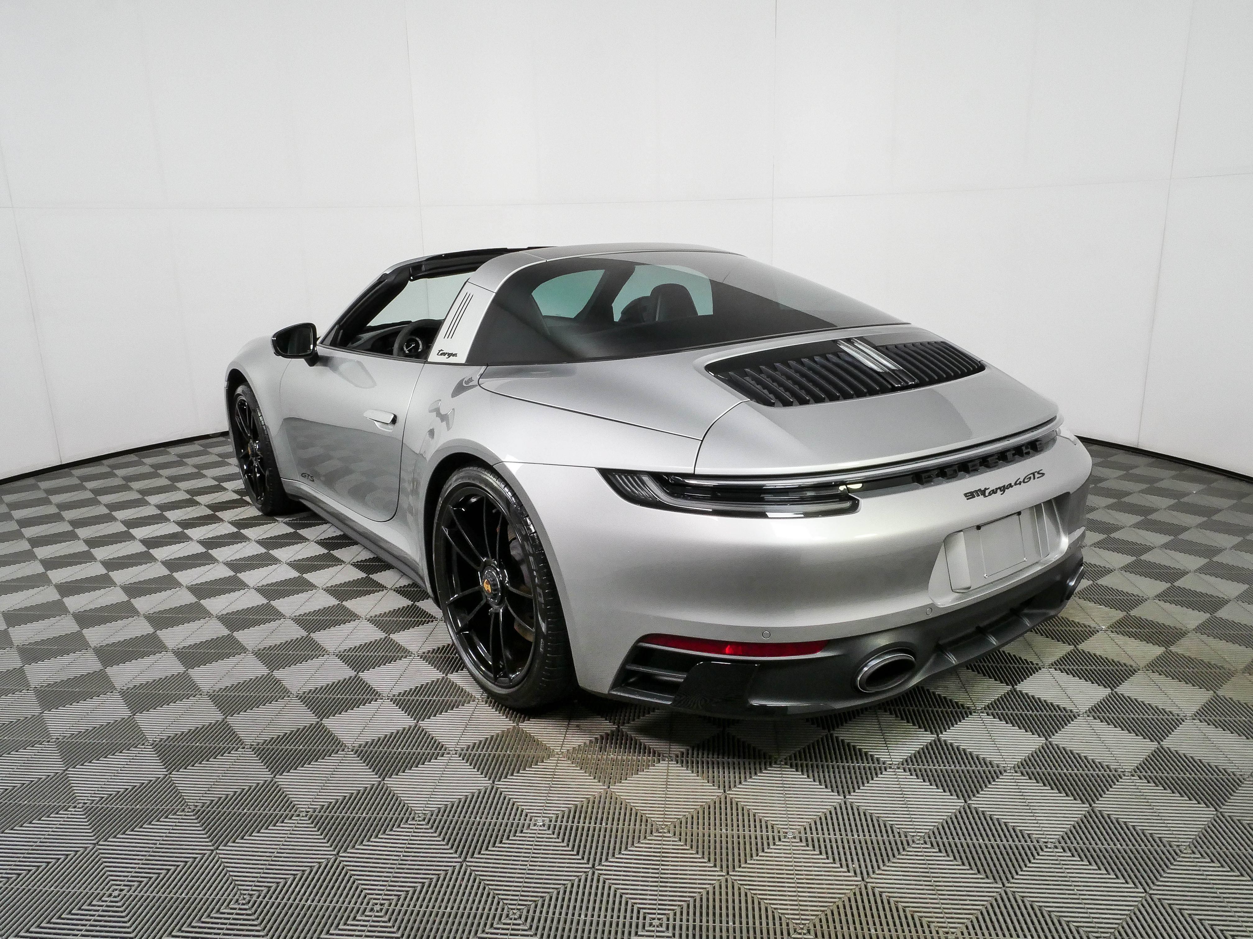 Certified 2024 Porsche 911 Targa 4 GTS w/ Premium Package AWD/4WD image 37