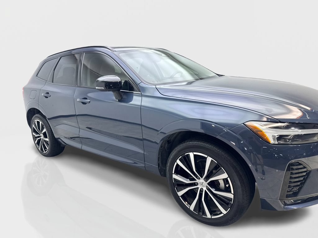 Used 2024 Volvo XC60 B5 Plus w/ Protection Package Premier AWD/4WD image 12