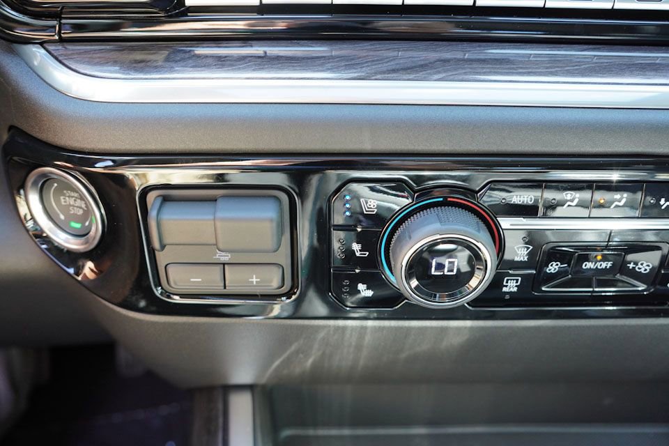 New 2026 Chevrolet Silverado 1500 LTZ w/ LTZ Premium Package image 16