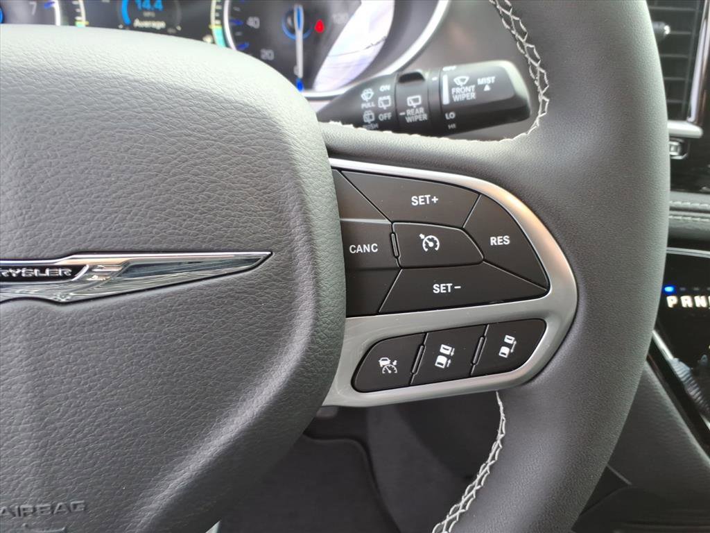 New 2026 Chrysler Pacifica Select image 21