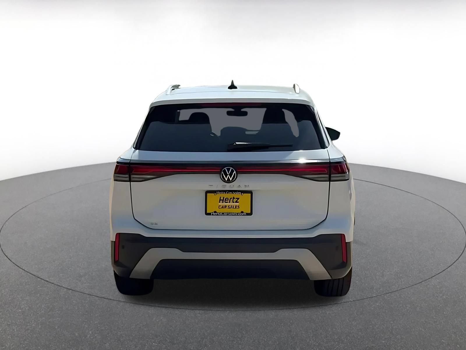 Used 2026 Volkswagen Tiguan SE FWD image 12