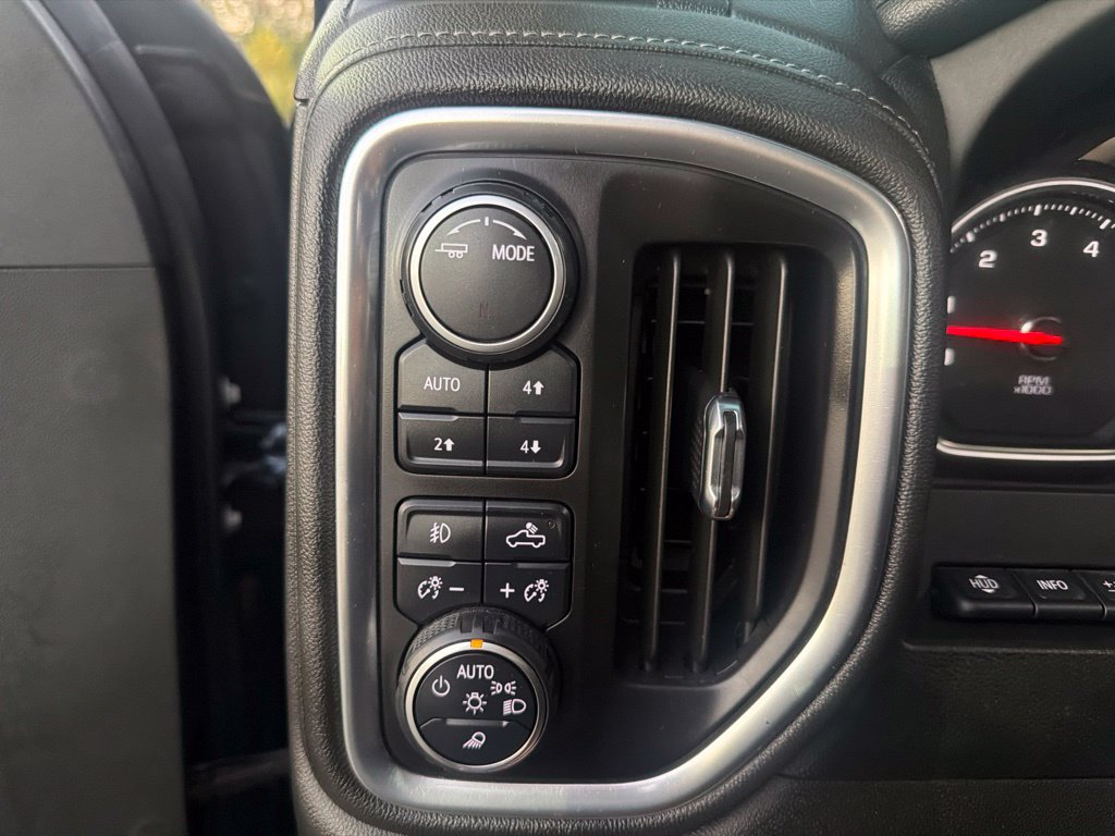 Used 2022 Chevrolet Silverado 1500 LTZ w/ LTZ Premium Package AWD/4WD image 15