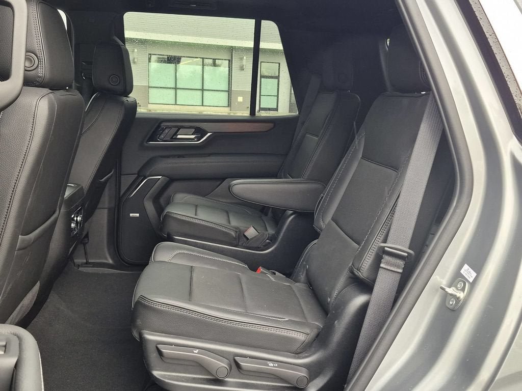 Used 2025 GMC Yukon Denali w/ Sun & Power Step Package AWD/4WD image 29
