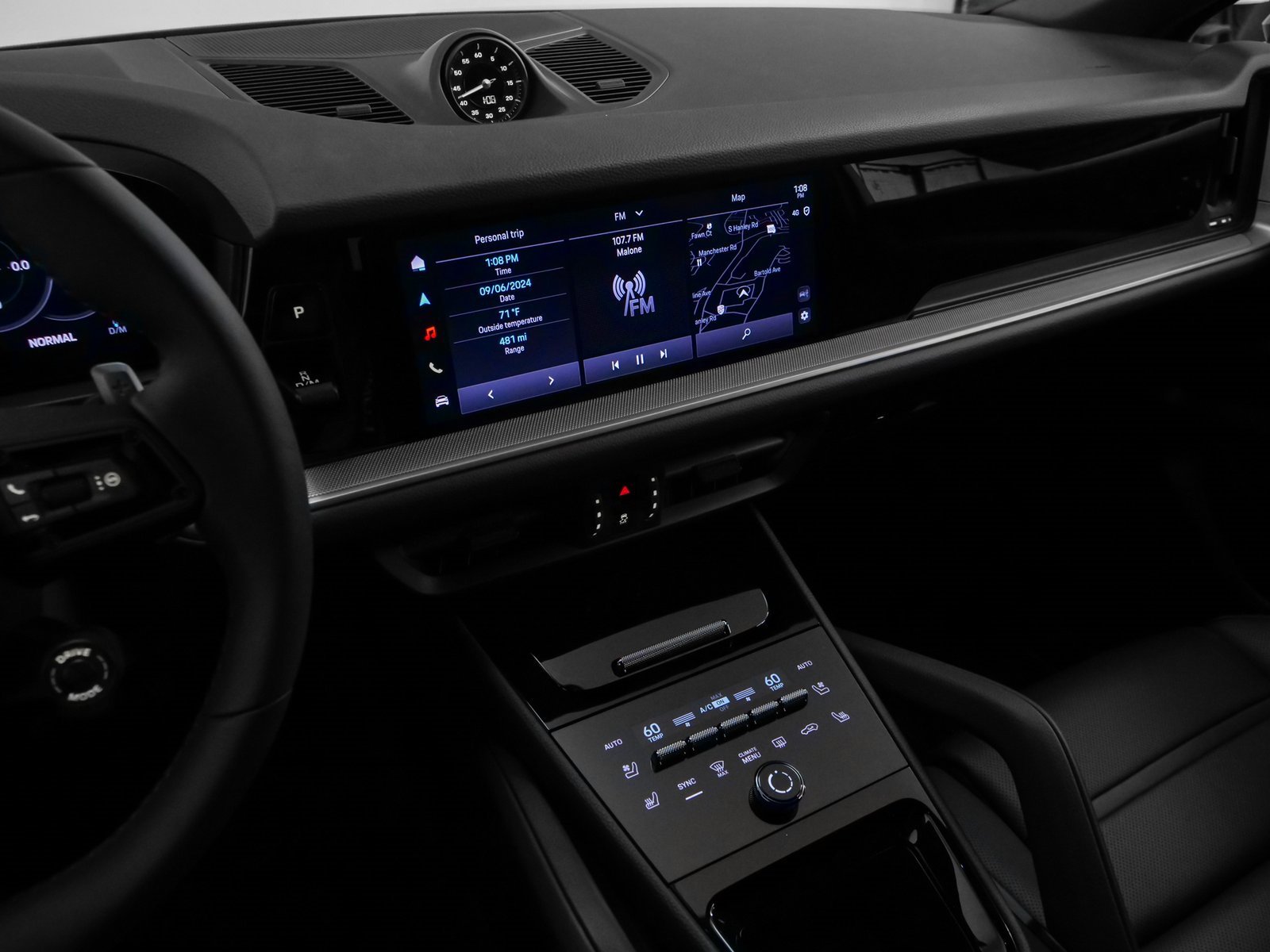 Used 2024 Porsche Cayenne Coupe image 34