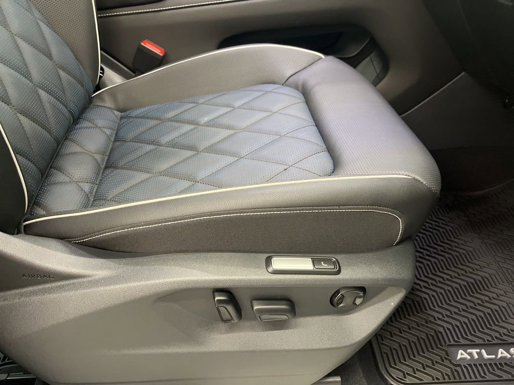New 2026 Volkswagen Atlas Cross Sport SEL Premium R-Line image 40