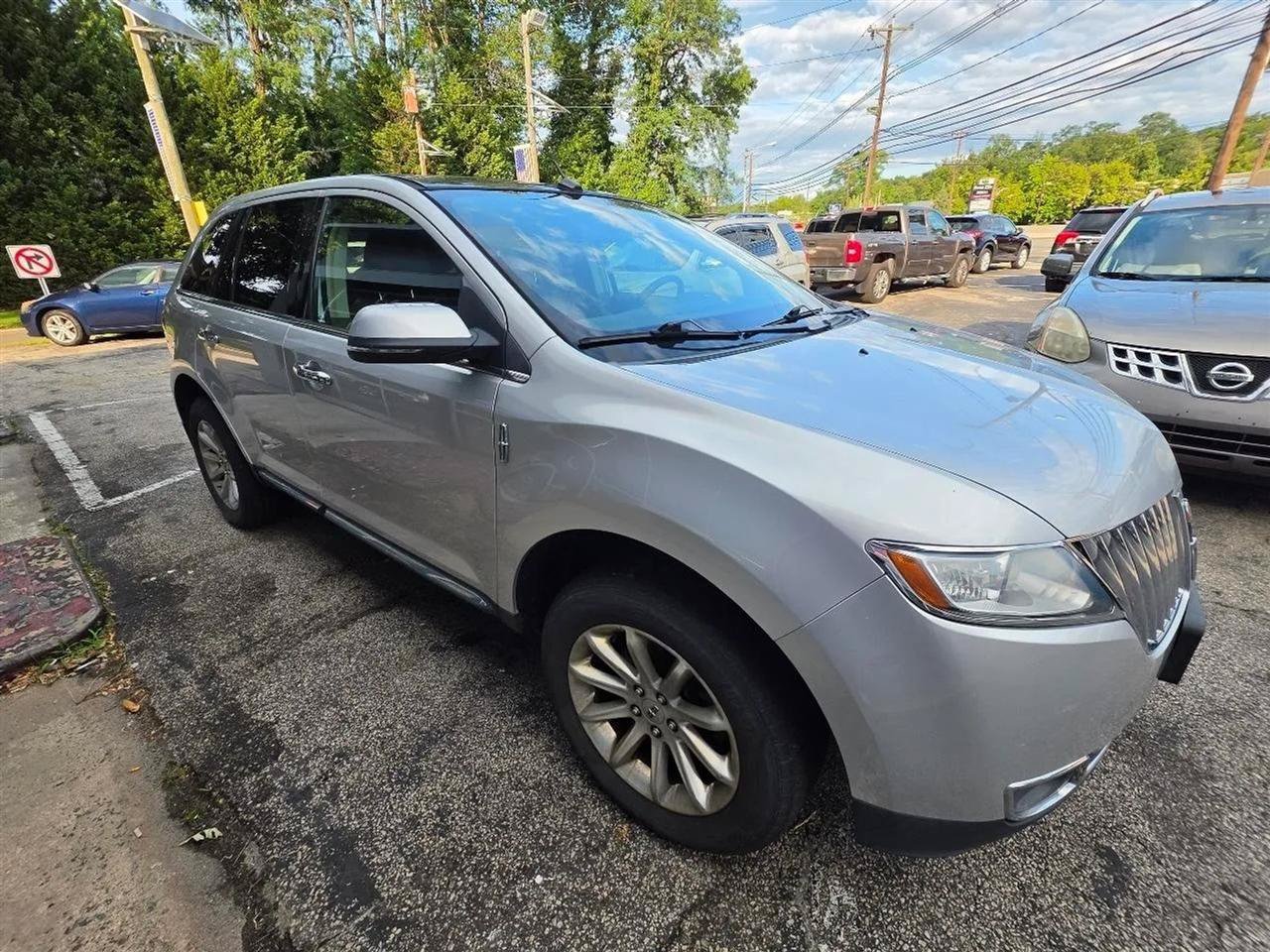 Used 2013 Lincoln MKX AWD image 6