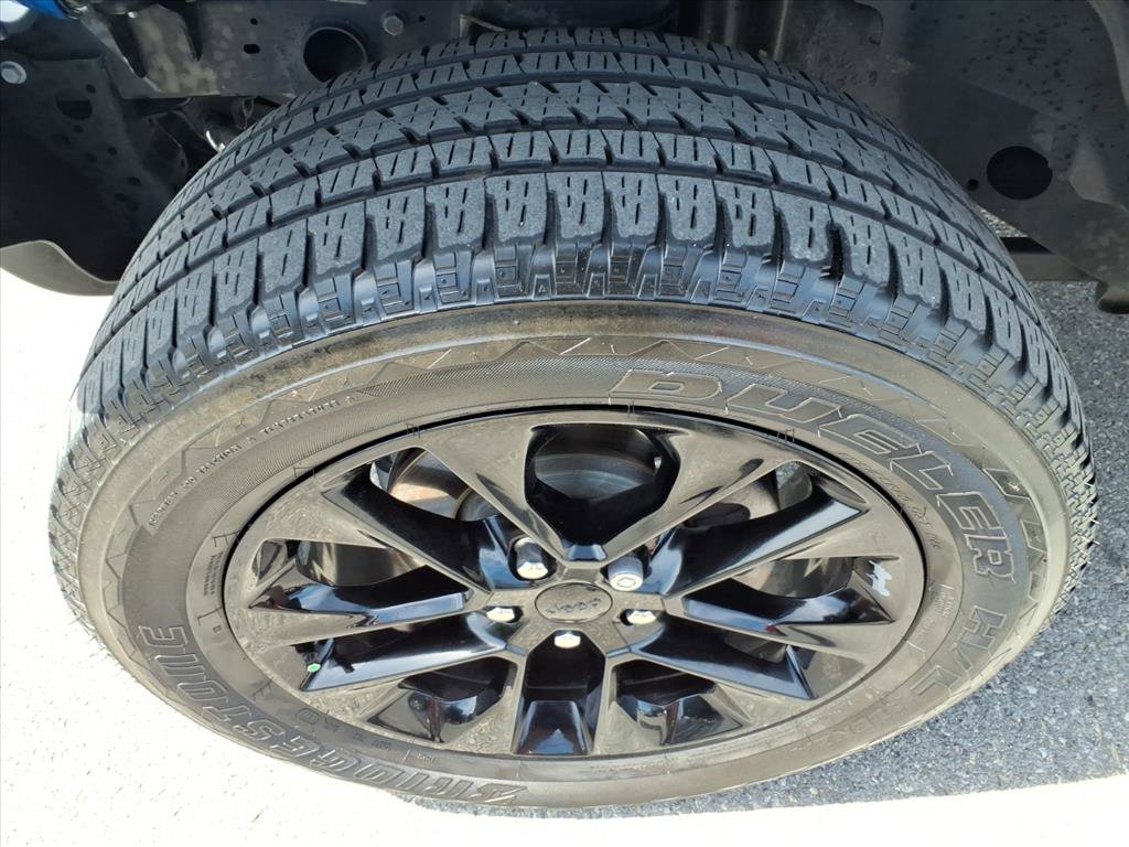 Used 2022 Jeep Wrangler Unlimited Sahara AWD/4WD image 10