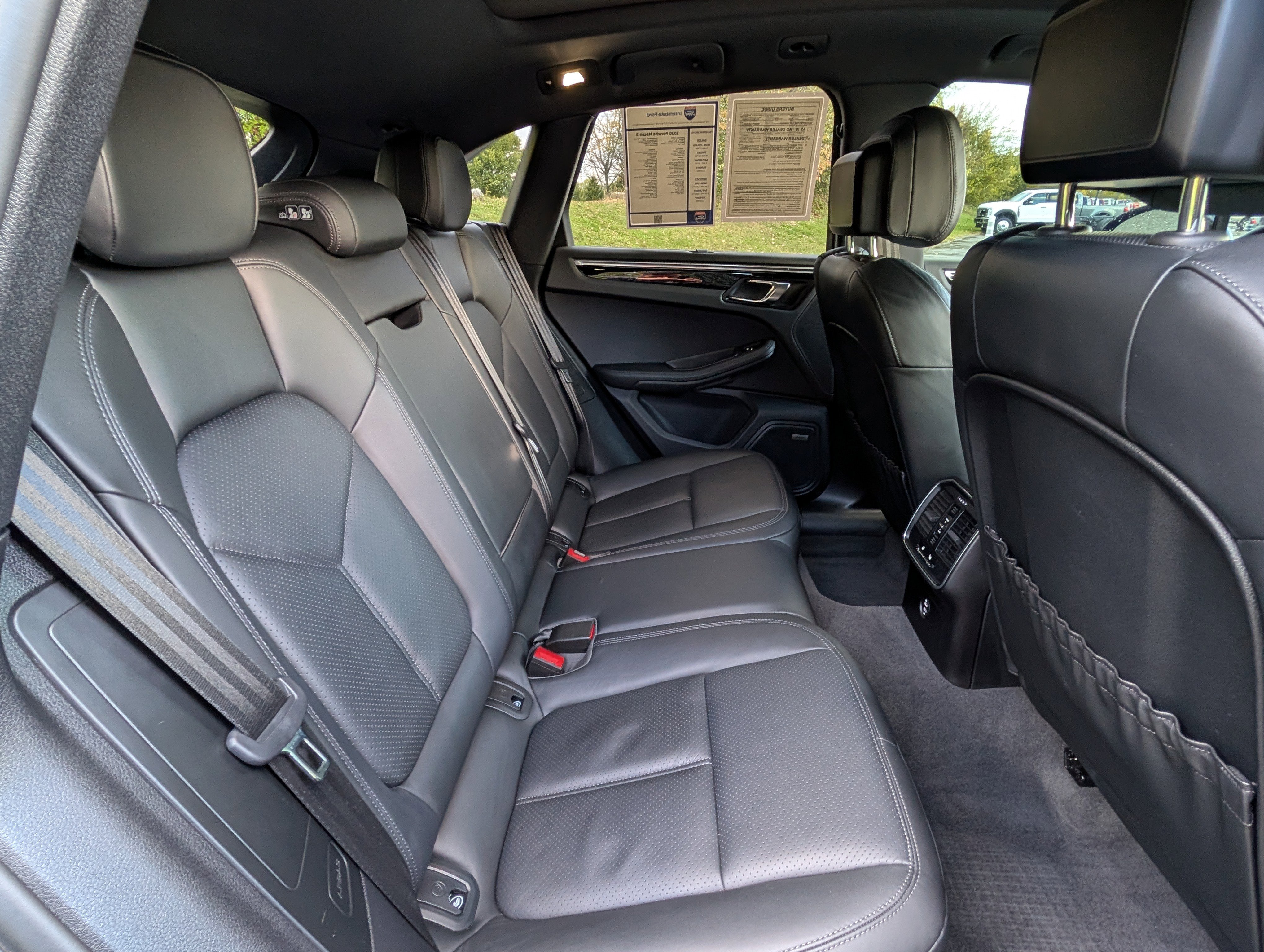 Used 2020 Porsche Macan S image 30